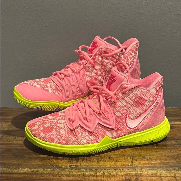SpongeBob SquarePants x Kyrie 5 EP 'Patrick - Picture 2 of 9